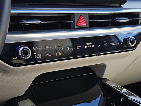 Used 2025 Kia Sorento SX Prestige image 16