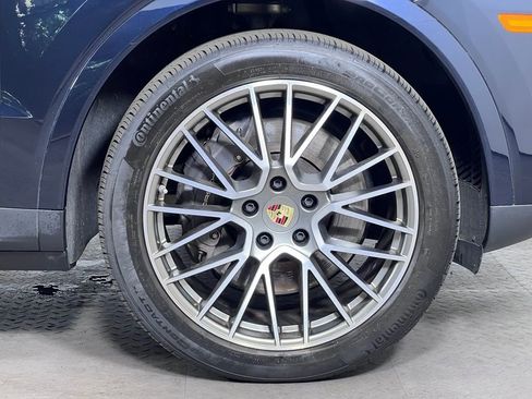 Certified 2023 Porsche Cayenne Platinum Edition AWD/4WD image 13
