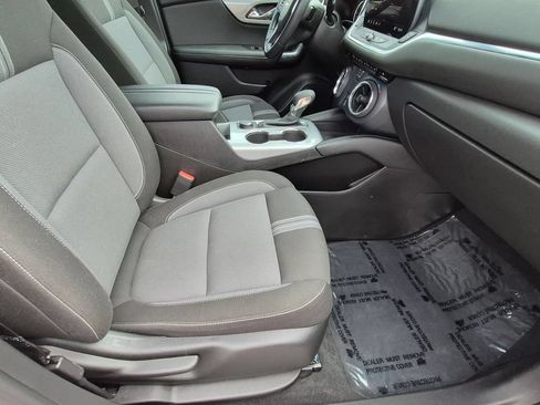 Used 2025 Chevrolet Blazer LT FWD image 30