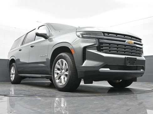 Used 2023 Chevrolet Suburban Premier AWD/4WD image 28