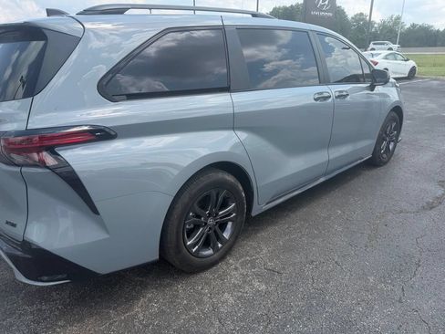 Used 2026 Toyota Sienna XSE AWD/4WD image 4