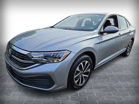 Used 2024 Volkswagen Jetta S image 3