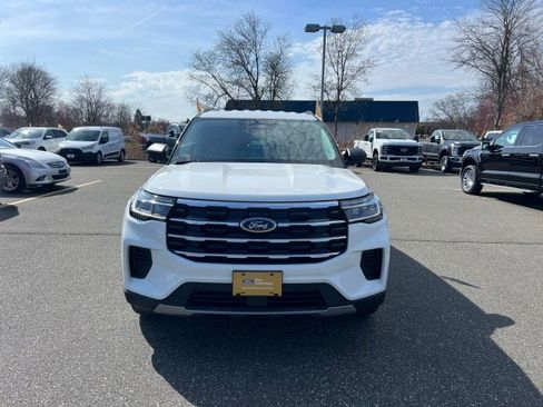 Certified 2025 Ford Explorer Active AWD/4WD image 2