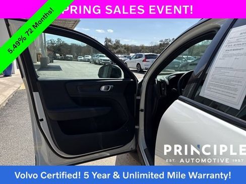 Certified 2023 Volvo XC40 Recharge Core image 28