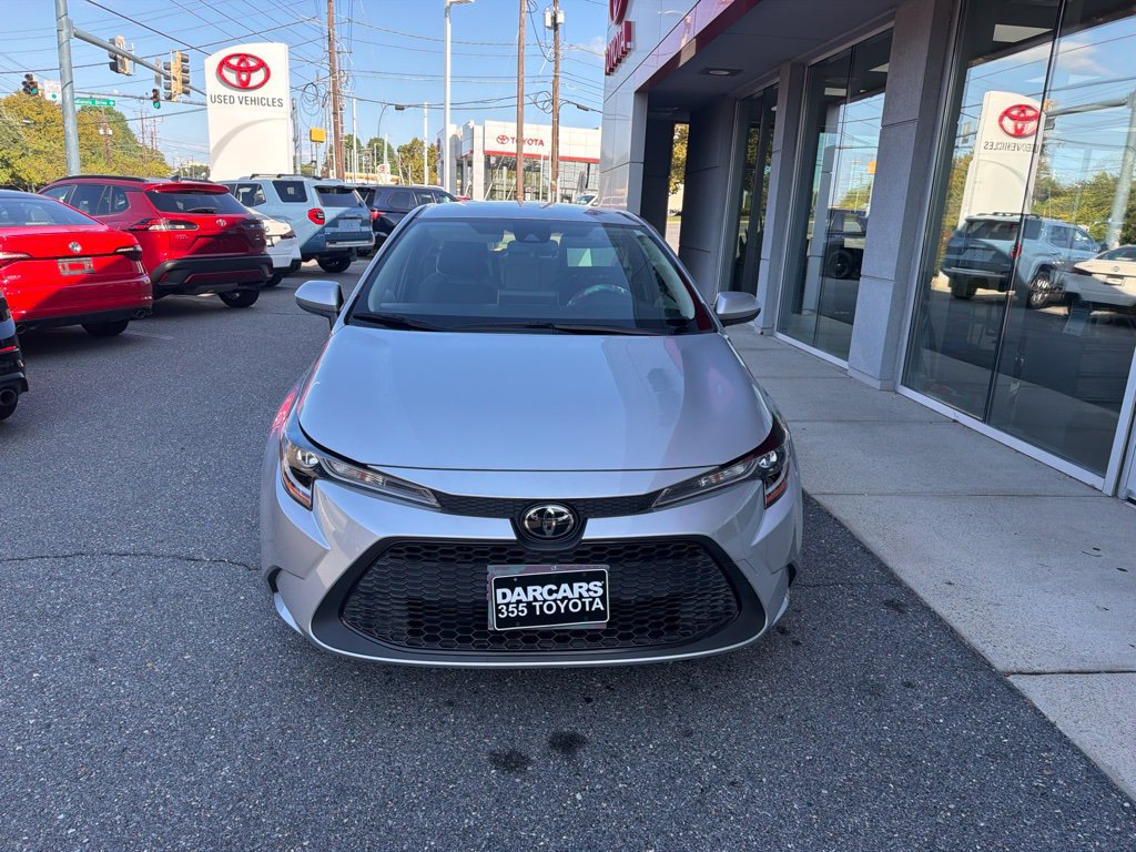 Used 2021 Toyota Corolla LE w/ Carpet Mat Package (TMS) FWD image 2