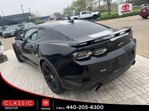 Used 2021 Chevrolet Camaro SS RWD image 3