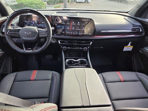 New 2026 Chevrolet Traverse RS w/ LPO, Floor Liner Package FWD image 19