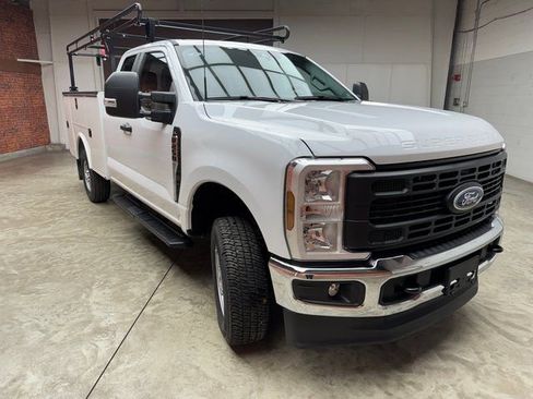 New 2025 Ford F250 XL w/ XL Chrome Package image 7
