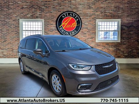 Used 2022 Chrysler Pacifica Touring-L FWD image 1