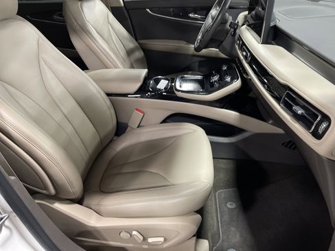 Used 2021 Lincoln Nautilus Standard image 13