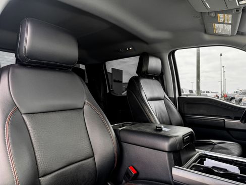 Used 2024 Ford F250 Lariat image 9