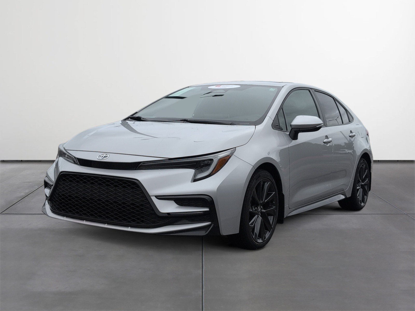 Used 2024 Toyota Corolla XSE FWD image 2