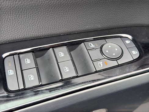 New 2026 Nissan Pathfinder SL image 12