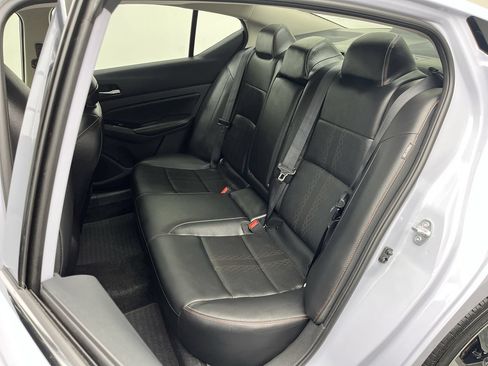 Used 2024 Nissan Altima 2.5 SR w/ SR Premium Package AWD/4WD image 13