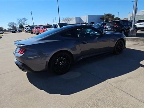 Used 2024 Ford Mustang Coupe image 8
