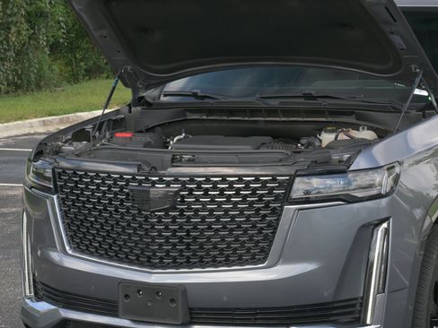 Used 2022 Cadillac Escalade Premium Luxury AWD/4WD image 8