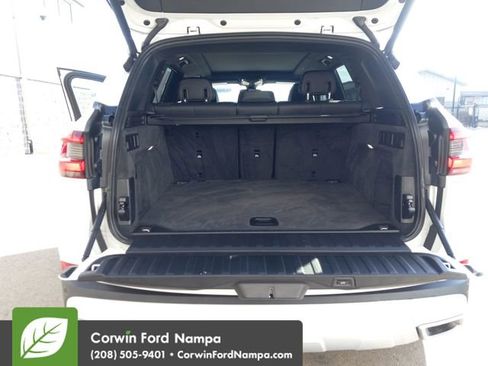 Used 2020 BMW X5 xDrive40i w/ Premium Package image 28