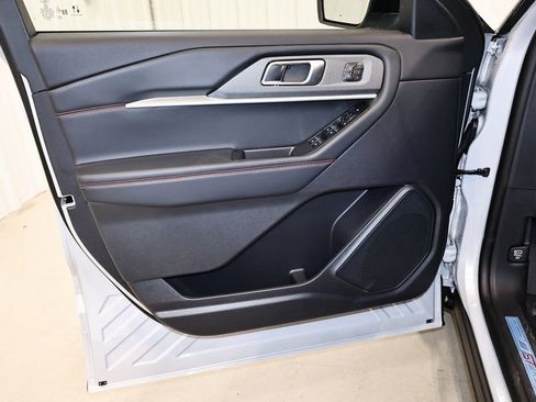 New 2026 Ford Explorer ST-Line w/ ST-Line Street Pack AWD/4WD image 9