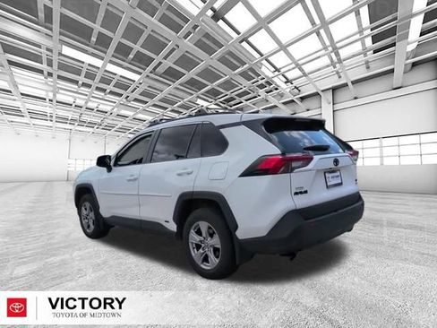 Used 2025 Toyota RAV4 XLE w/ Convenience Package image 5