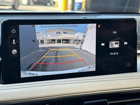 Used 2025 Genesis G70 2.5T image 20