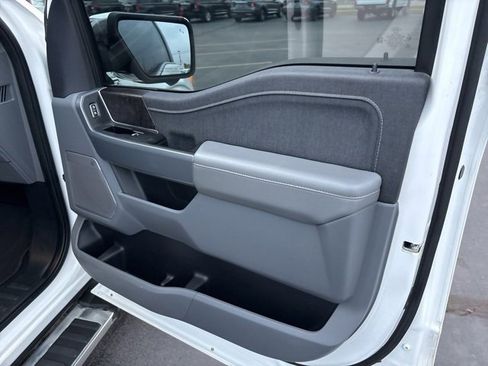 Used 2023 Ford F150 Lariat w/ Trailer Tow Package image 7