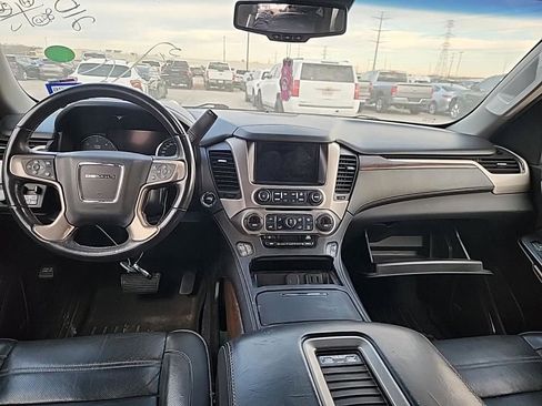 Used 2019 GMC Yukon XL Denali image 12