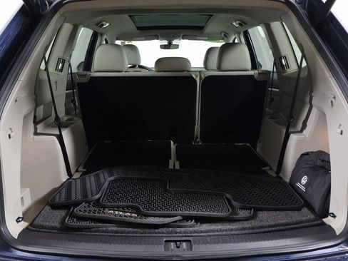 Used 2021 Volkswagen Atlas SE w/ Panoramic Sunroof Package image 16