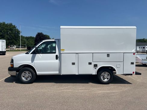 New 2025 Chevrolet Express 3500 w/ Power Convenience Package image 6