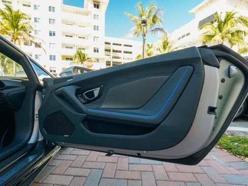 Used 2020 Lamborghini Huracan EVO image 78