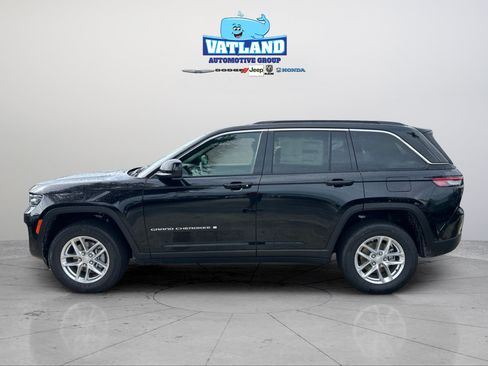 New 2026 Jeep Grand Cherokee Laredo X RWD image 2