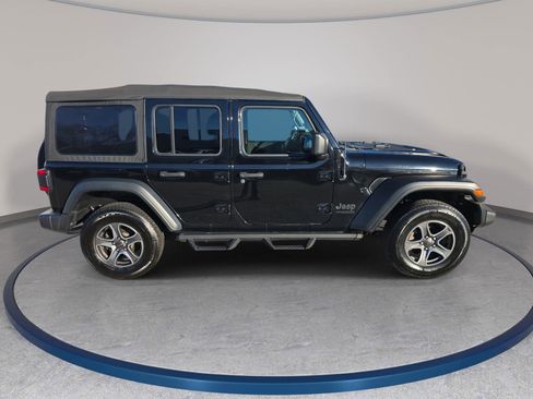 Used 2022 Jeep Wrangler Sport S image 4