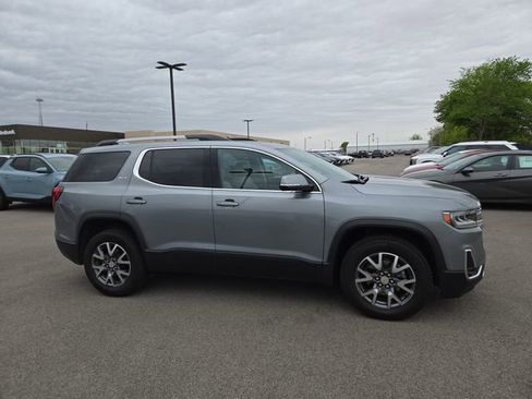 Used 2023 GMC Acadia SLT w/ Preferred Package FWD image 5