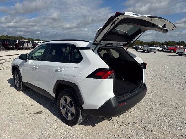Used 2025 Toyota RAV4 XLE AWD/4WD image 3