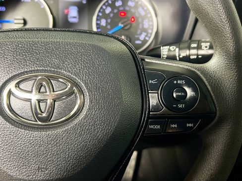Used 2021 Toyota RAV4 XLE image 19