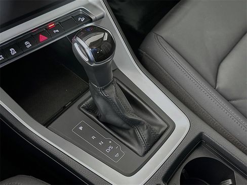 Used 2020 Audi Q3 2.0T Premium w/ Convenience Package image 18