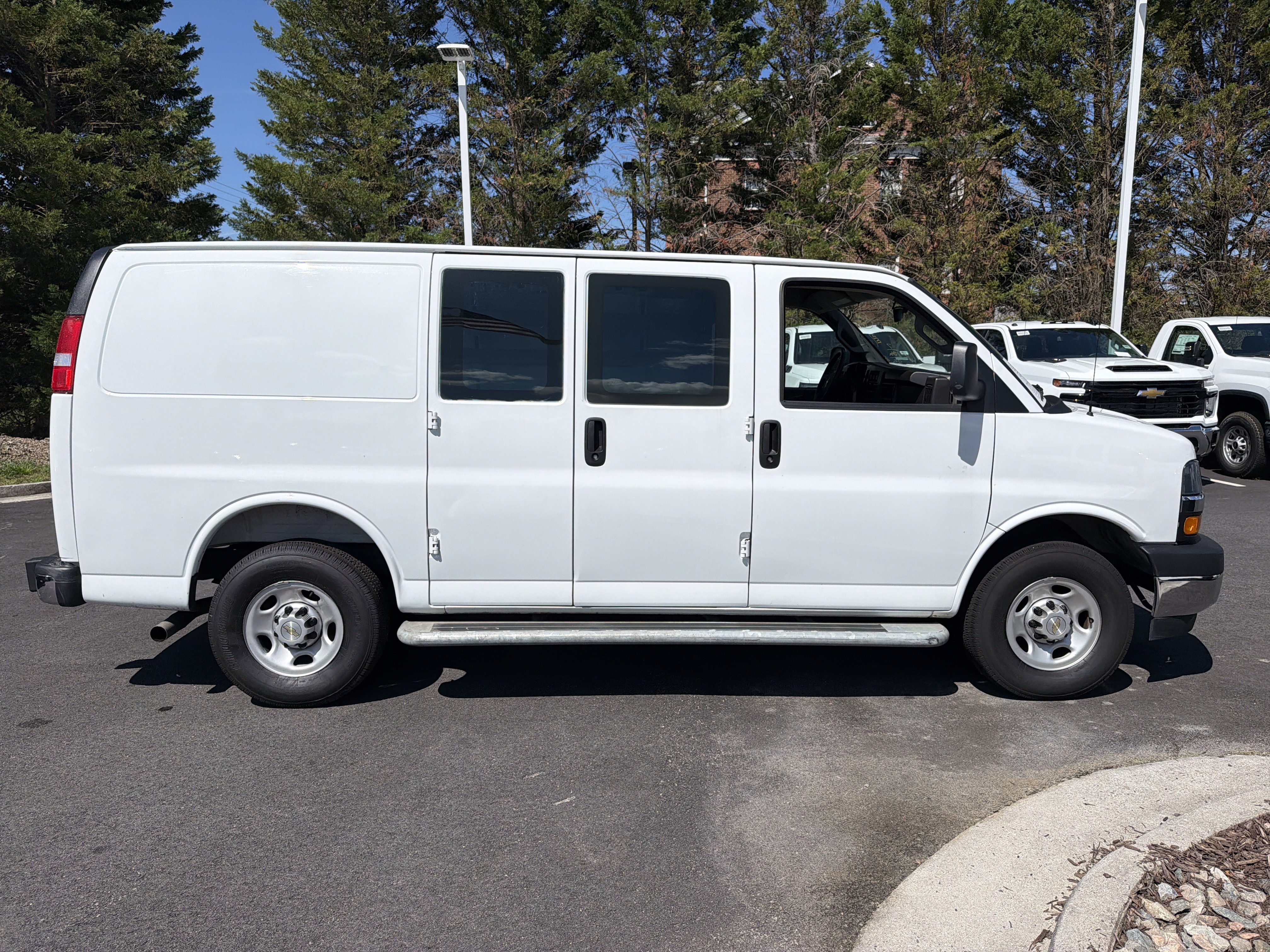 Used 2025 Chevrolet Express 2500 w/ Driver Convenience Package RWD image 10