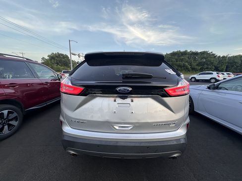 Used 2019 Ford Edge Titanium w/ Cold Weather Package AWD/4WD image 4