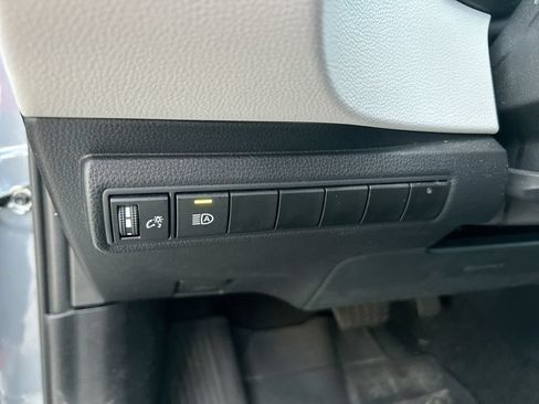 Used 2024 Toyota Corolla SE FWD image 13