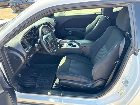 Used 2019 Dodge Challenger SXT w/ Driver Convenience Group RWD image 17