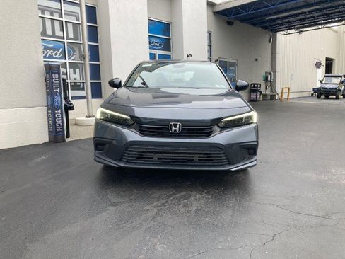 Used 2022 Honda Civic Sport image 2