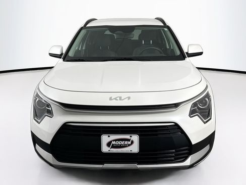 Used 2023 Kia Niro LX FWD image 4