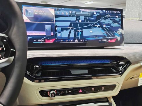 New 2025 BMW i4 xDrive40i image 16