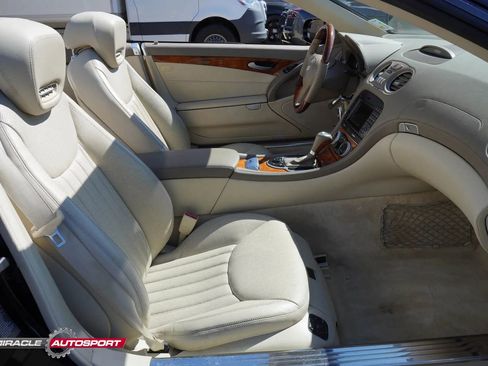 Used 2009 Mercedes-Benz SL 550 w/ Premium I Pkg image 27