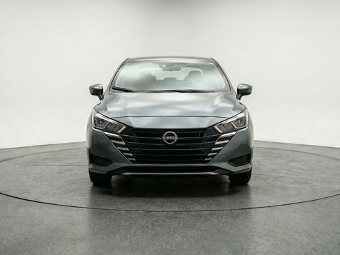 Used 2025 Nissan Versa SV image 2