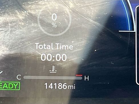 Used 2024 Toyota Venza Limited image 12