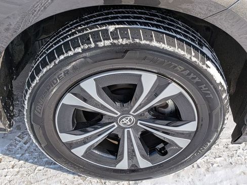 Used 2024 Toyota bZ4X XLE w/ Weather Package image 9