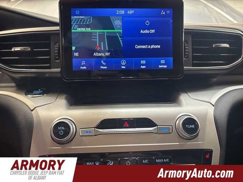 Used 2021 Ford Explorer XLT image 15