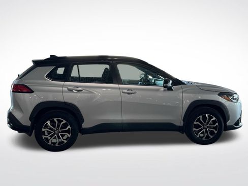 Used 2025 Toyota Corolla Cross AWD Hybrid image 11