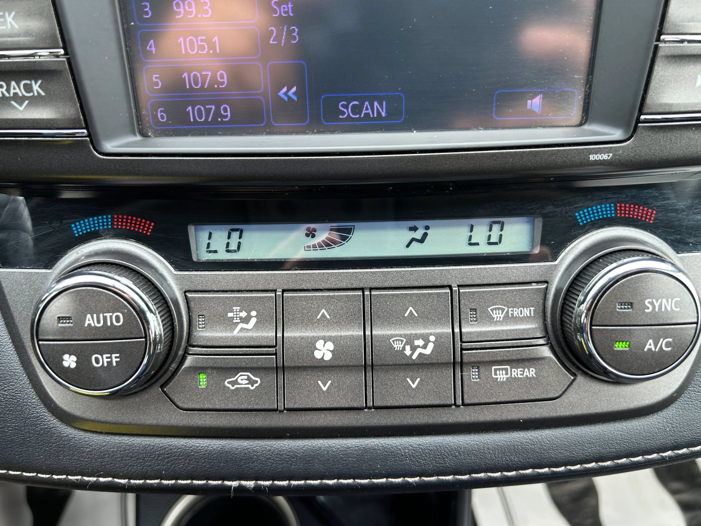 Used 2013 Toyota RAV4 XLE AWD/4WD image 21