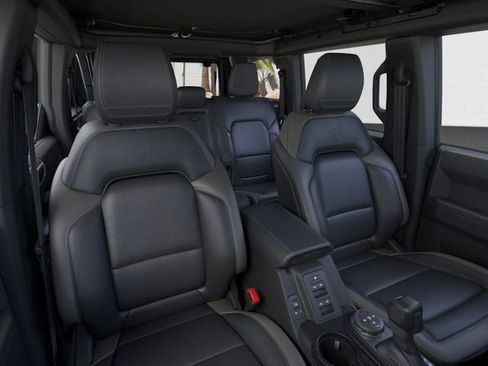 New 2025 Ford Bronco Outer Banks image 9